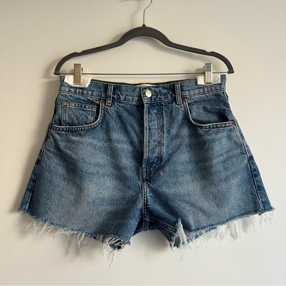 Reformation Charlene Shorts in Colorado - Picture 3 of 12